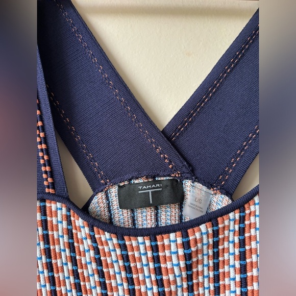 T TAHARI | Square Neck Ottoma Sleeveless Sweater Top | L - Picture 4 of 8